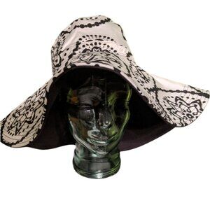 San Diego Hat Co. Floppy Sun Hat 100% Cotton Black & White Print Oversized Brim